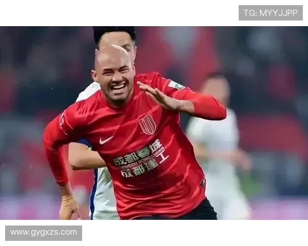 亚冠最新战报：明星球员表现引发球迷热议与关注