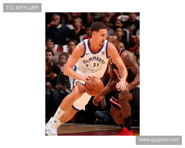 篮球赛事深度分析：数据解读与战术趋势透视，助你掌握赛场动态与球队表现